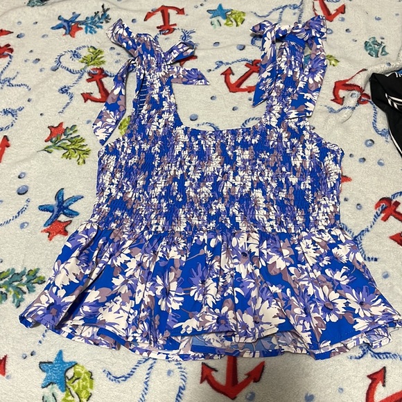 Pink lily tie crop top - Picture 2 of 4